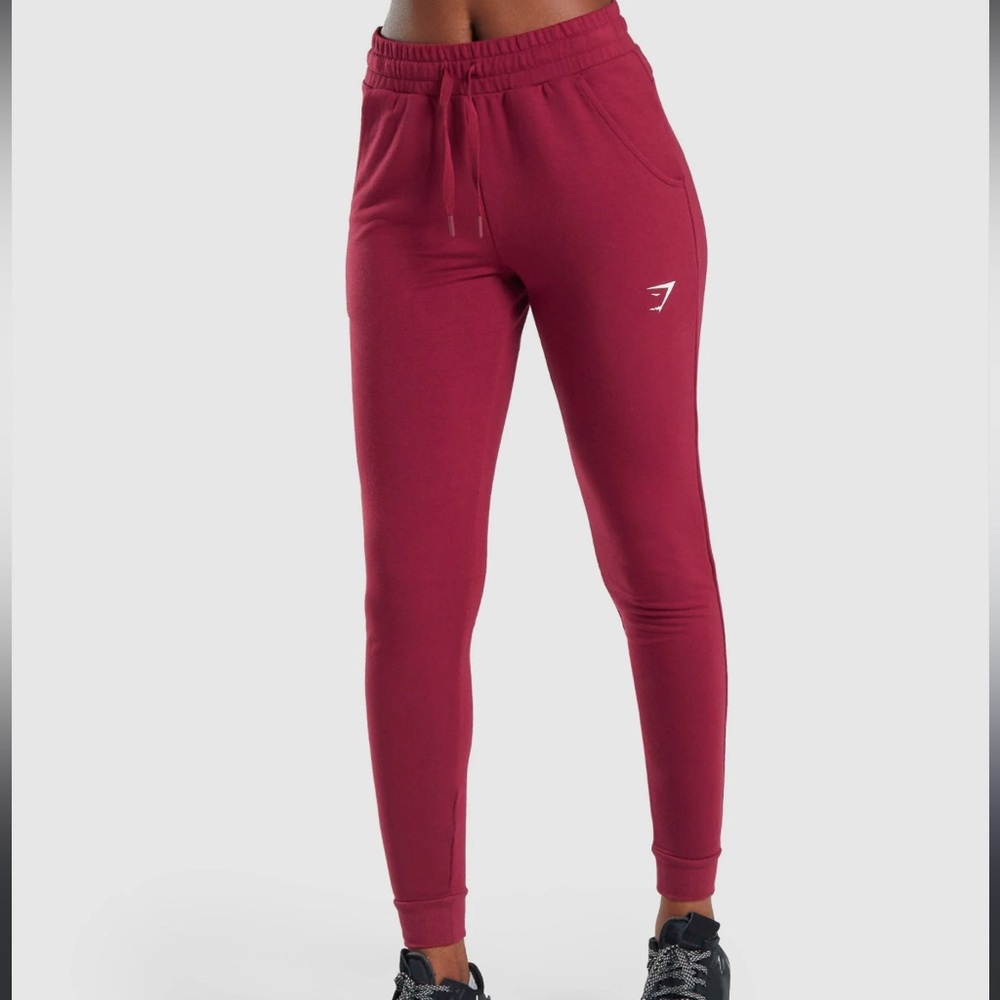 GYMSHARK maroon jogger size small